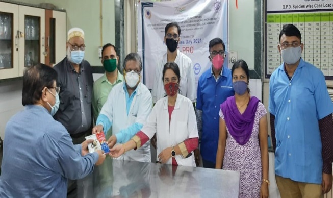 20. Distribution Of Pet Feed On The Occasion Of World Rabies Day